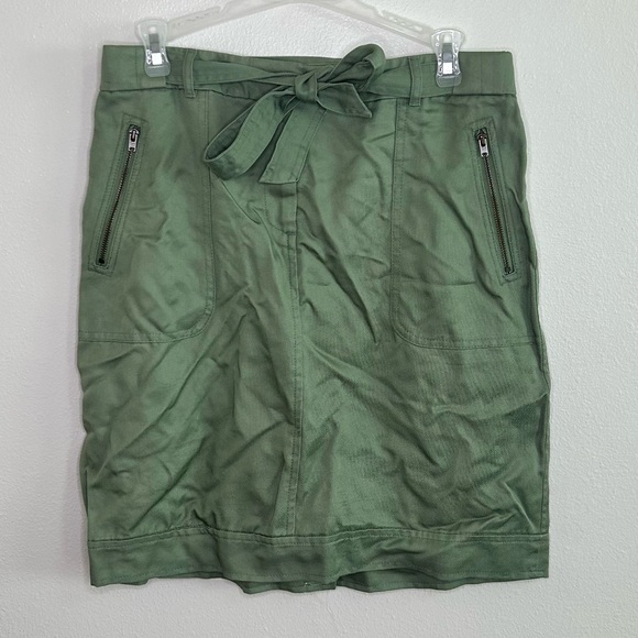 NWT LOFT green skirt with belt - Picture 1 of 3